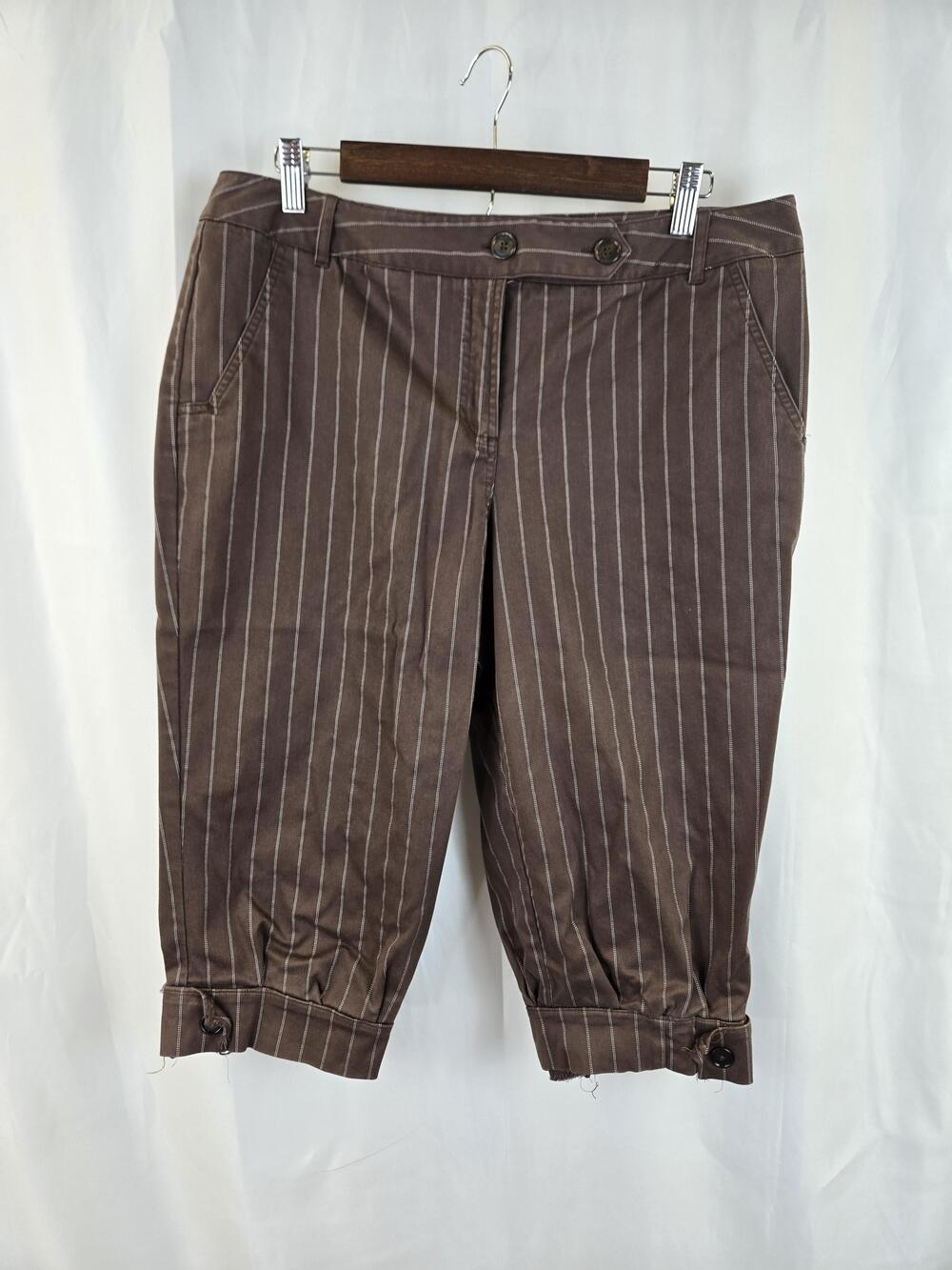 Worthington Pants Womens 14 Brown Pinstripe Stretch Capri Cropped Button Cuff